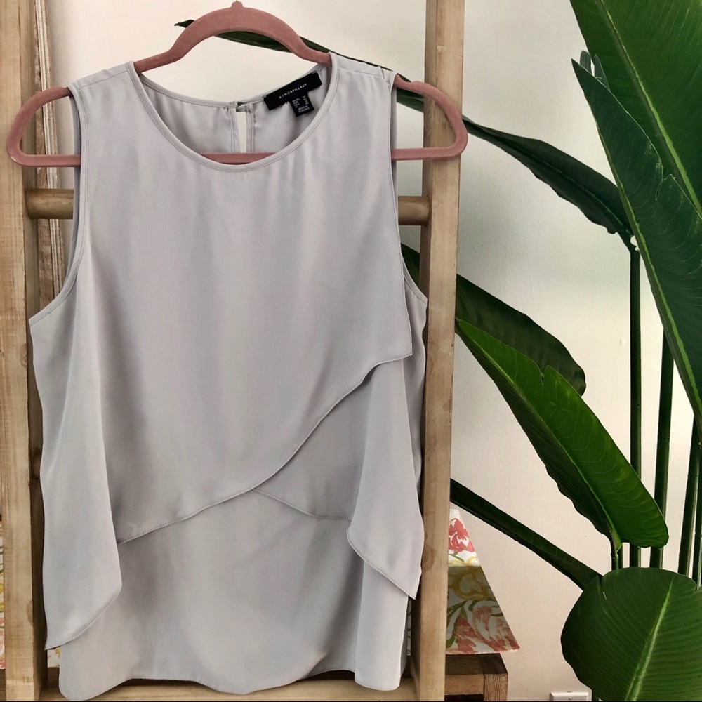 🖤NWOT Asymmetrical overlapping grey blouse